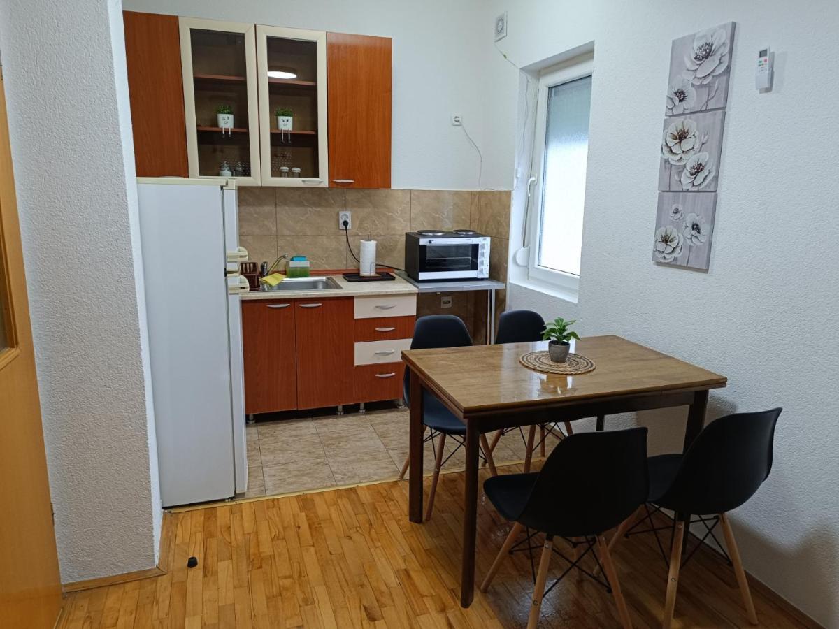 Finesi Apartments 3 オフリド エクステリア 写真